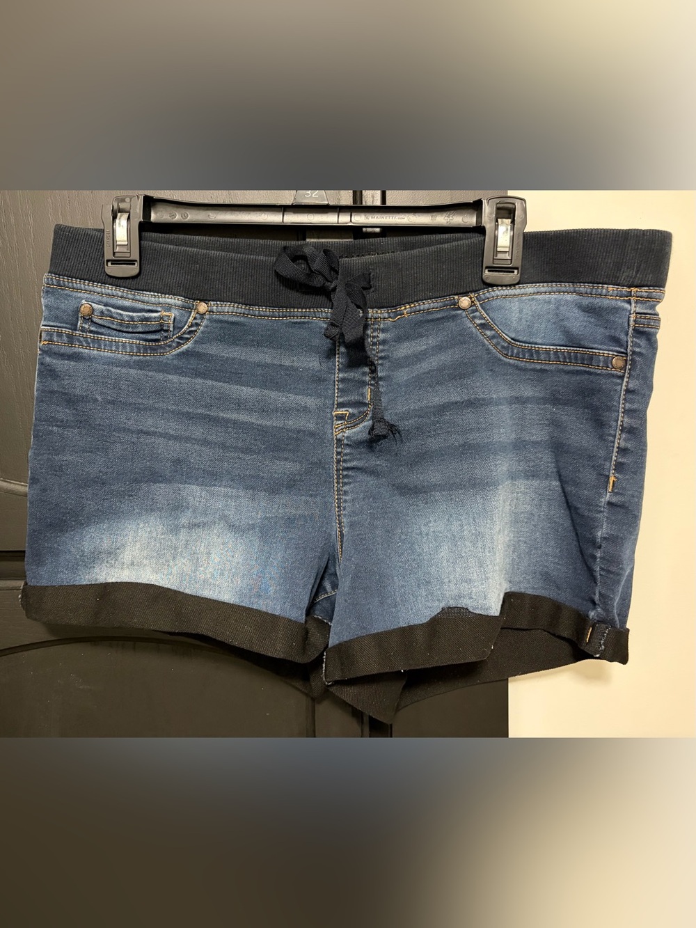 Energie Stretch Pull-On Jean Shorts with Drawstring size XL